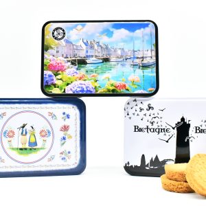 Boîte métallique de noël - en bretagne on se la joue rock à bilig, vive la bretagne, port phare bateau coloré bretagne avec des palets breton à la fleur de sel