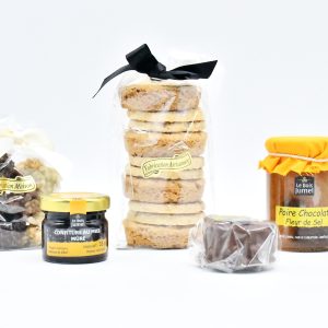 Composition - boîte - métallique - Bretagne - biscuit - Breton - biscuit breton - confiture - poir - chocolat - fraise - Plougastel - palet breton - petite galette bretonne